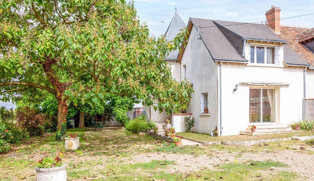 Pet friendly home in Les Montils