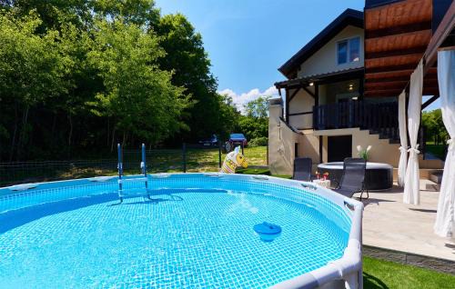 Pet Friendly Home In Donja Lomnica With Wifi