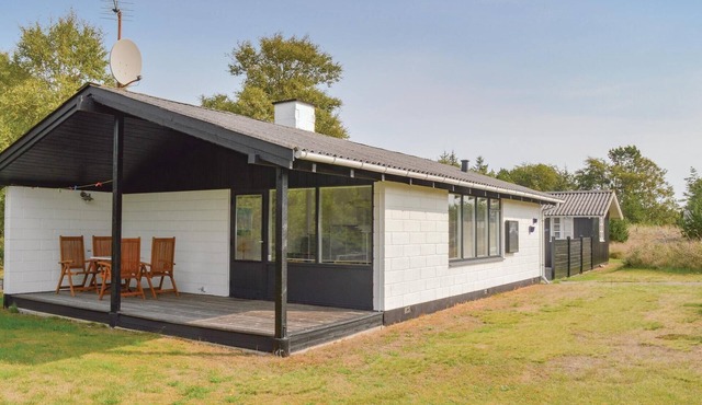 Pet friendly home in ålbæk with kitchen