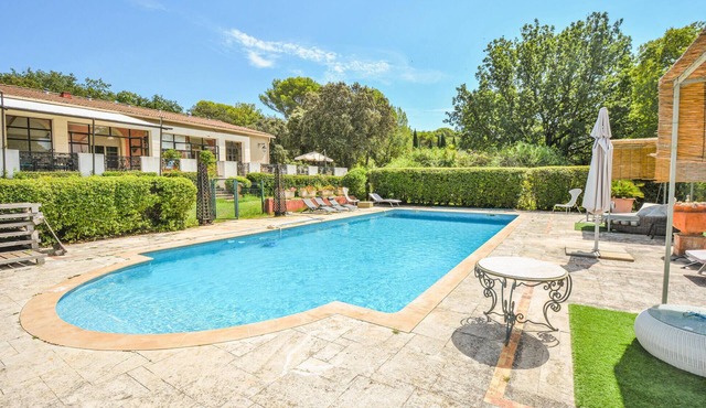 Pet friendly home in Aubais