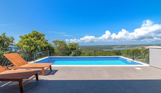 Pet friendly home in Brovinje
