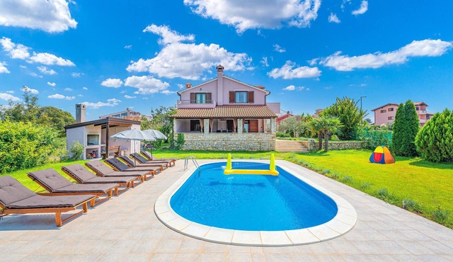 Pet friendly home in Bale