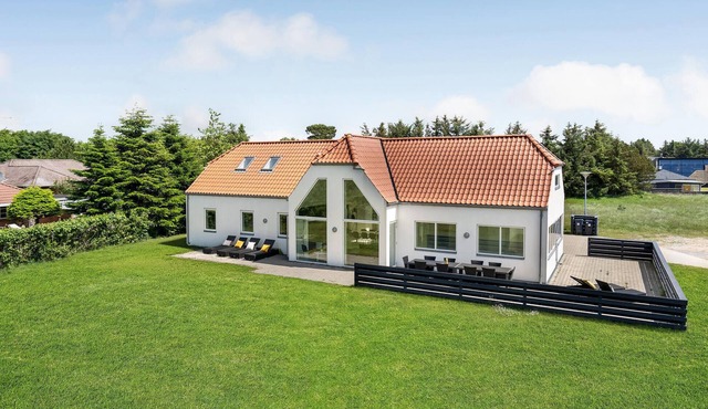 Pet friendly home in Blåvand with sauna