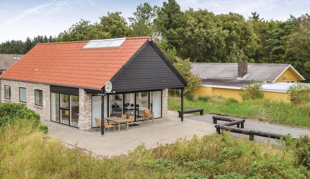 Pet friendly home in Blåvand with sauna