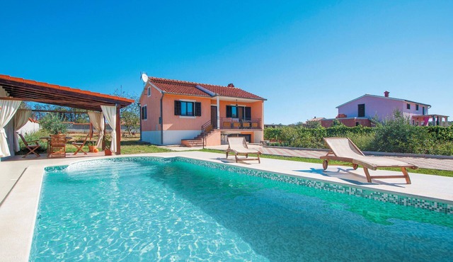 Pet friendly home in Cukrici