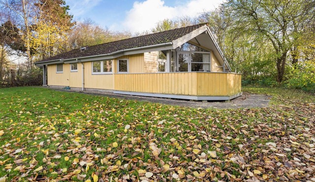 Pet friendly home in Føllenslev with sauna