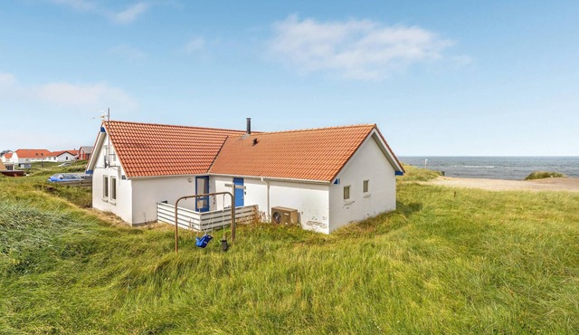 Pet friendly home in Frøstrup with sauna