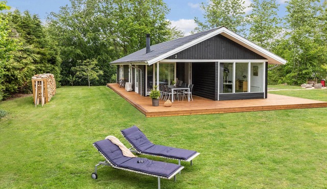 Pet friendly home in Grenaa with WiFi
