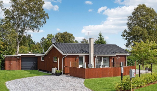 Pet friendly home in Grenaa with WiFi