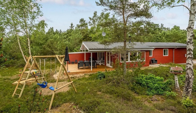 Pet friendly home in Hadsund with sauna