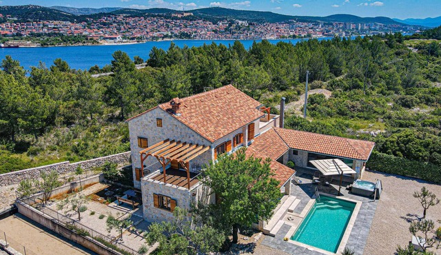 Pet friendly home in Jadrija with sauna