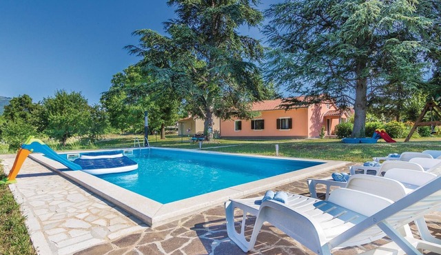 Pet friendly home in Krsan