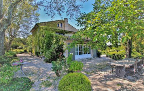 Pet Friendly Home In Lagnes With Sauna