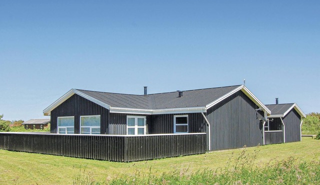 Pet friendly home in Løkken with sauna