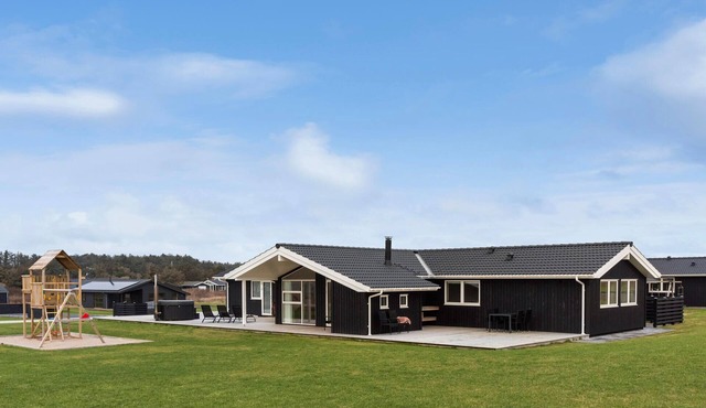 Pet friendly home in Løkken with sauna