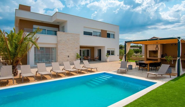 Pet friendly home in Mandre