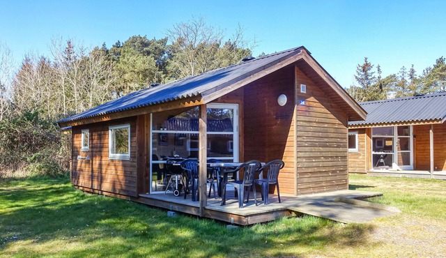Pet friendly home in Nexø with kitchen