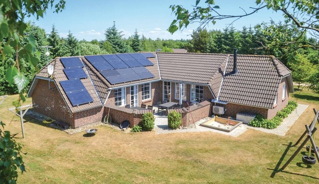 Pet friendly home in Oksbøl with sauna
