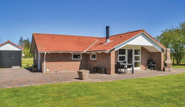 Pet friendly home in Oksbøl with sauna