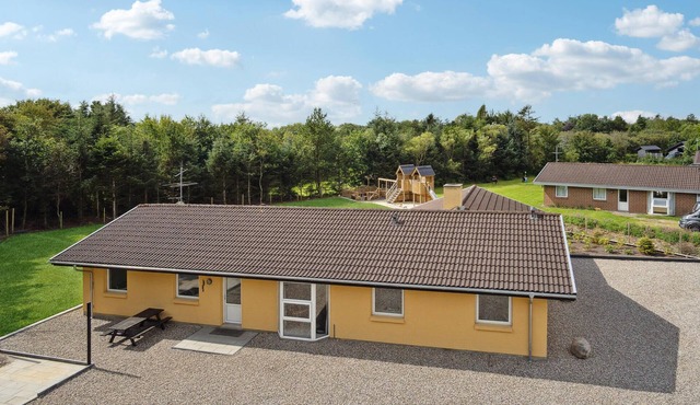 Pet friendly home in Oksbøl with sauna