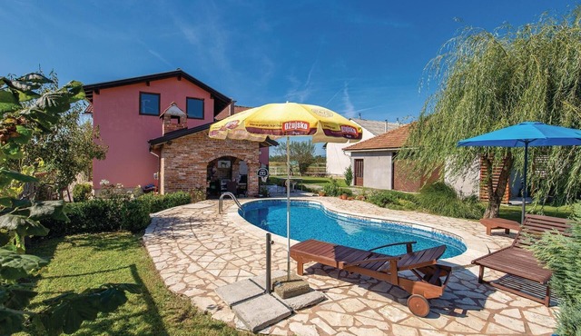 Pet friendly home in Ozalj