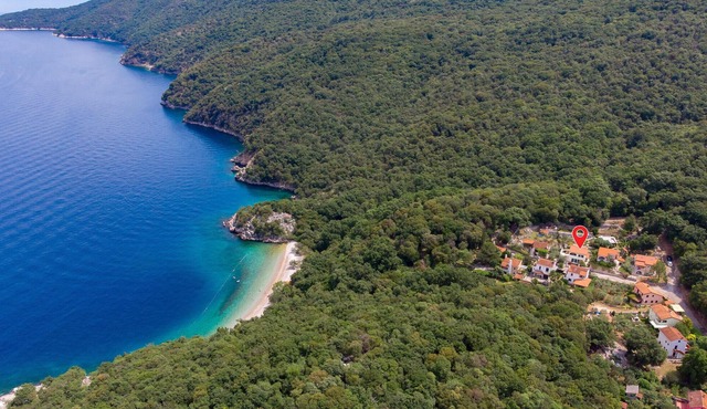 Pet friendly home in Porozina