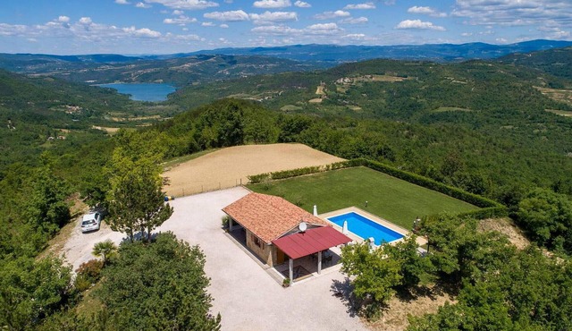 Pet friendly home in Pazin