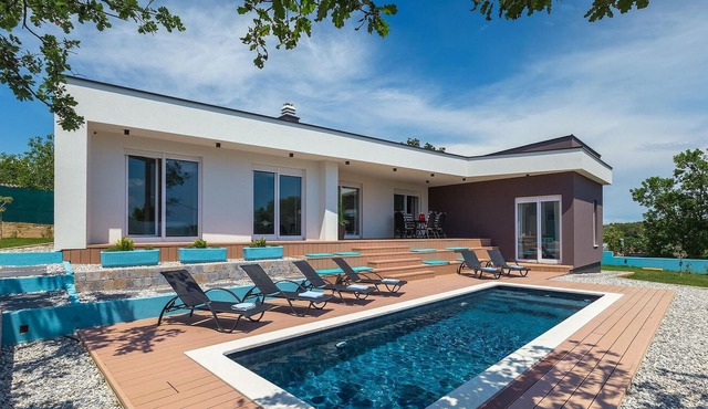 Pet friendly home in Pula