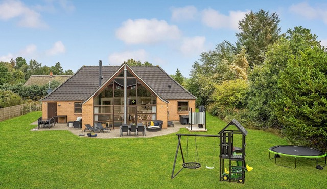 Pet friendly home in Rømø with sauna