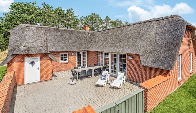 Pet friendly home in Rømø with sauna