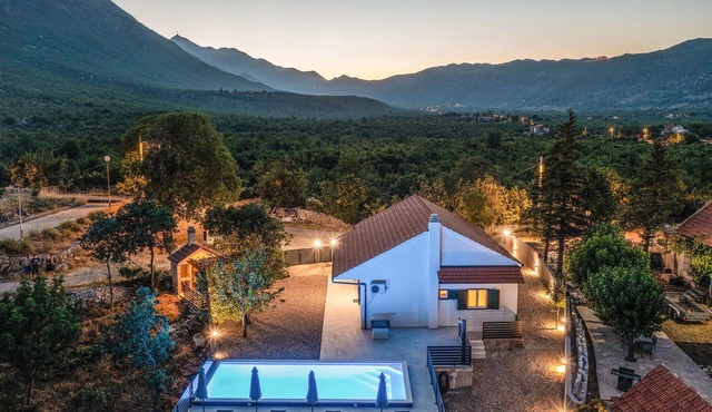 Pet friendly home in Rascane