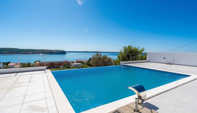Pet friendly home in Razanac