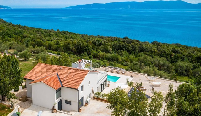 Pet friendly home in Ravni with sauna