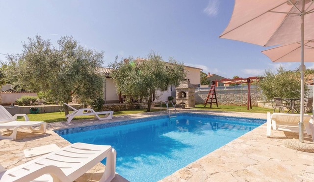 Pet friendly home in Rebici