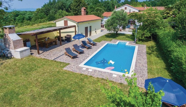 Pet friendly home in Ruzici