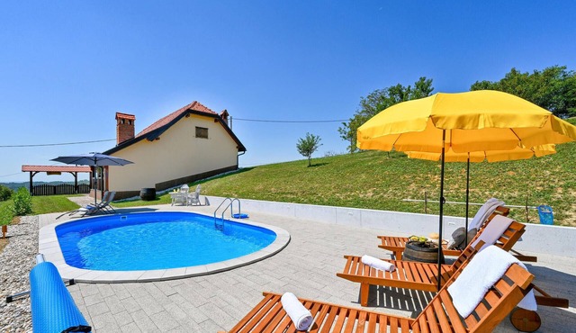 Pet friendly home in Slavetic