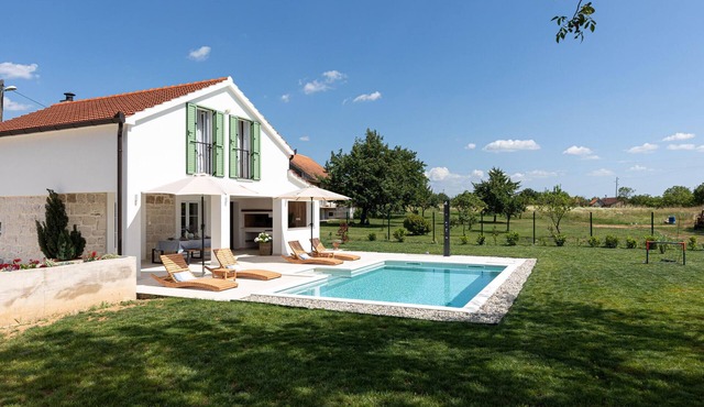 Pet friendly home in Sinj