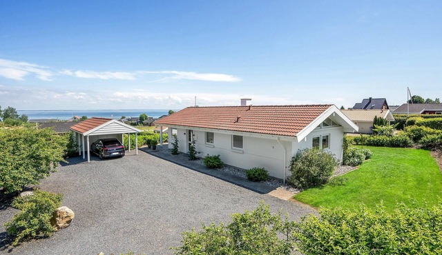 Pet friendly home in Sjølund with sauna