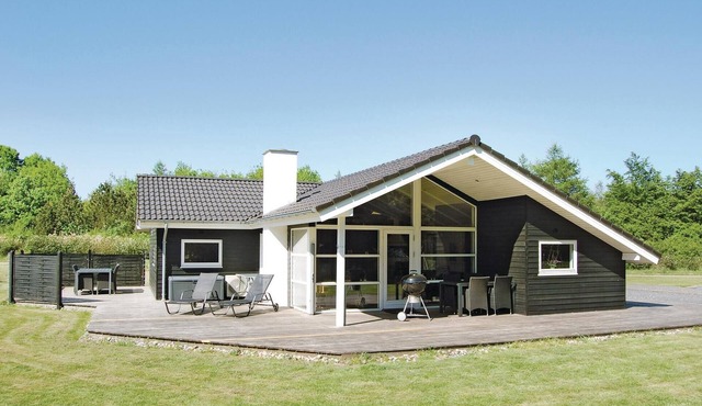 Pet friendly home in Toftlund with sauna