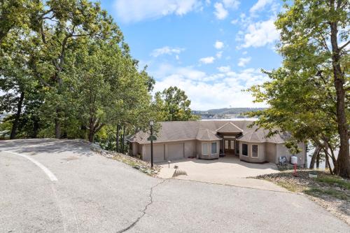Pet-Friendly Home In The Main Channel w/Breathtaking Sunsets & Lake Views