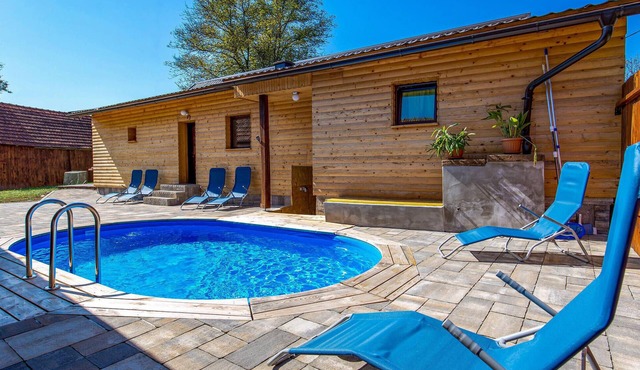 Pet friendly home in Tounj