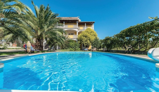 Pet friendly home in Turanj