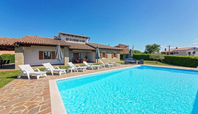 Pet friendly home in Visnjan with WiFi