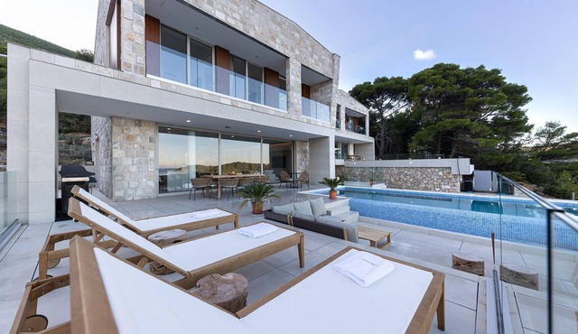 Pet friendly home in Vis with sauna