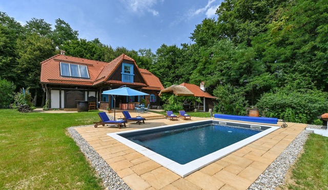 Pet friendly home in Zlatar with sauna