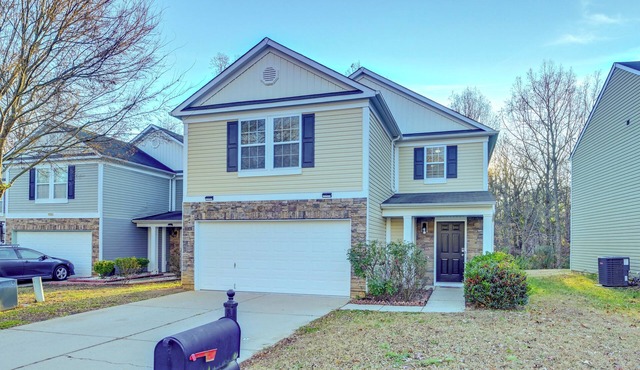 Pet-friendly Home Just Outside Downtown Charlotte!