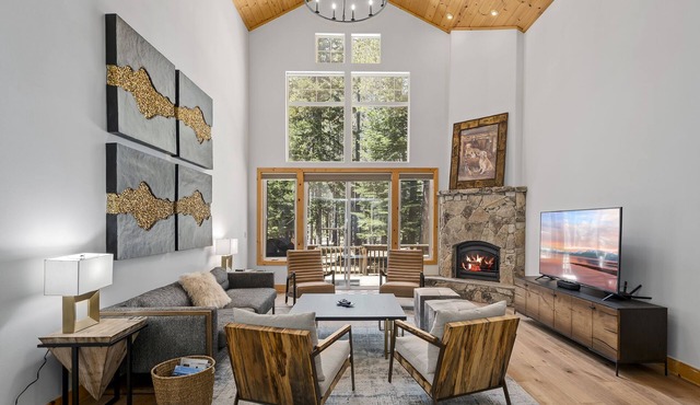 Pet-Friendly Home | King Suite, Games, Golf, Walk to Rec Center & Restaurants