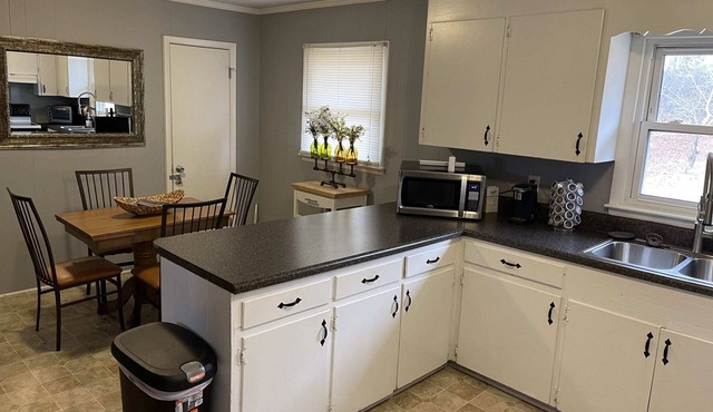 Pet Friendly Home Mins from DT Clayton