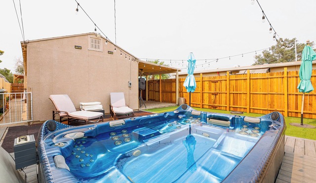 Pet-Friendly Home Near Downtown Henderson