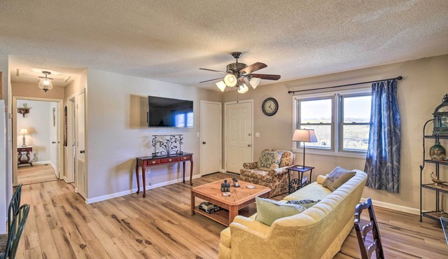 Pet-friendly Home w/Grill & Farm in Meadowview!